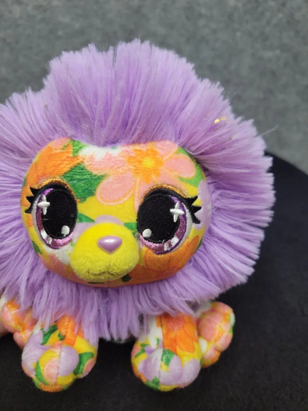 Gund Plushes Farah Meadows lion  good condition
